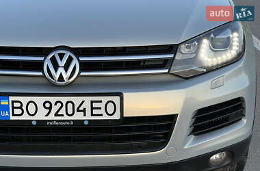 Внедорожник / Кроссовер Volkswagen Touareg 2013 в 