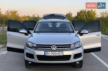Внедорожник / Кроссовер Volkswagen Touareg 2013 в 