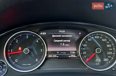 Внедорожник / Кроссовер Volkswagen Touareg 2013 в 