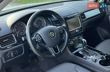 Внедорожник / Кроссовер Volkswagen Touareg 2013 в 