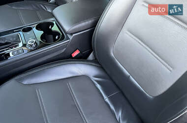 Внедорожник / Кроссовер Volkswagen Touareg 2013 в 