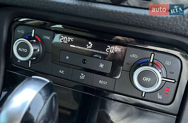 Внедорожник / Кроссовер Volkswagen Touareg 2013 в 