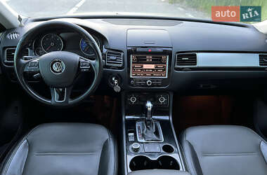 Внедорожник / Кроссовер Volkswagen Touareg 2013 в 