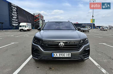 Позашляховик / Кросовер Volkswagen Touareg 2022 в Києві