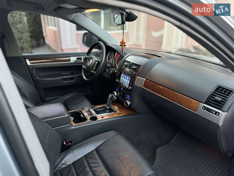 Внедорожник / Кроссовер Volkswagen Touareg 2007 в Черновцах