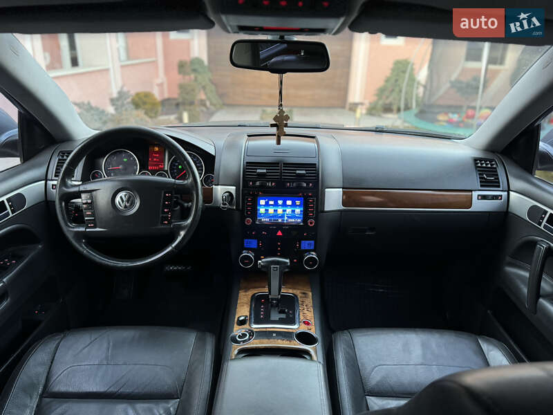 Внедорожник / Кроссовер Volkswagen Touareg 2007 в Черновцах
