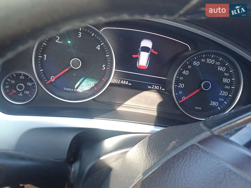 Позашляховик / Кросовер Volkswagen Touareg 2013 в Надвірній