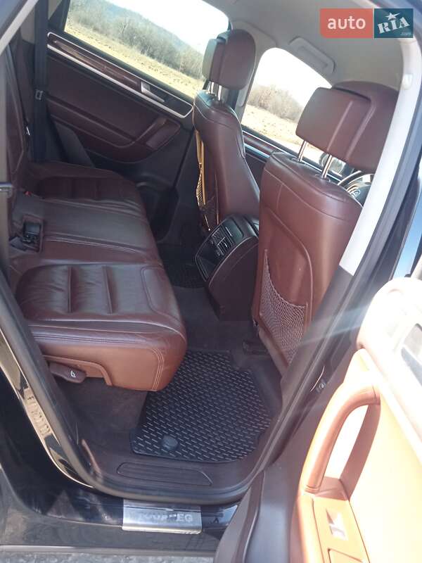 Позашляховик / Кросовер Volkswagen Touareg 2013 в Надвірній