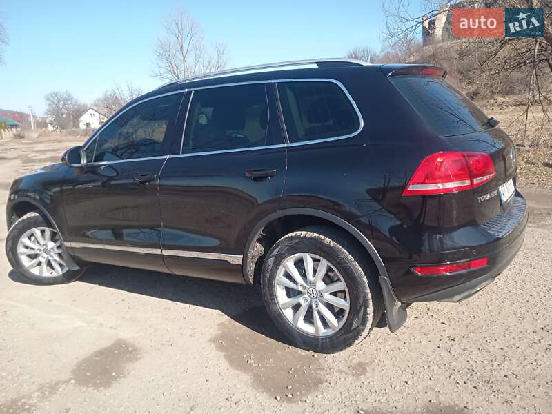 Позашляховик / Кросовер Volkswagen Touareg 2013 в Надвірній