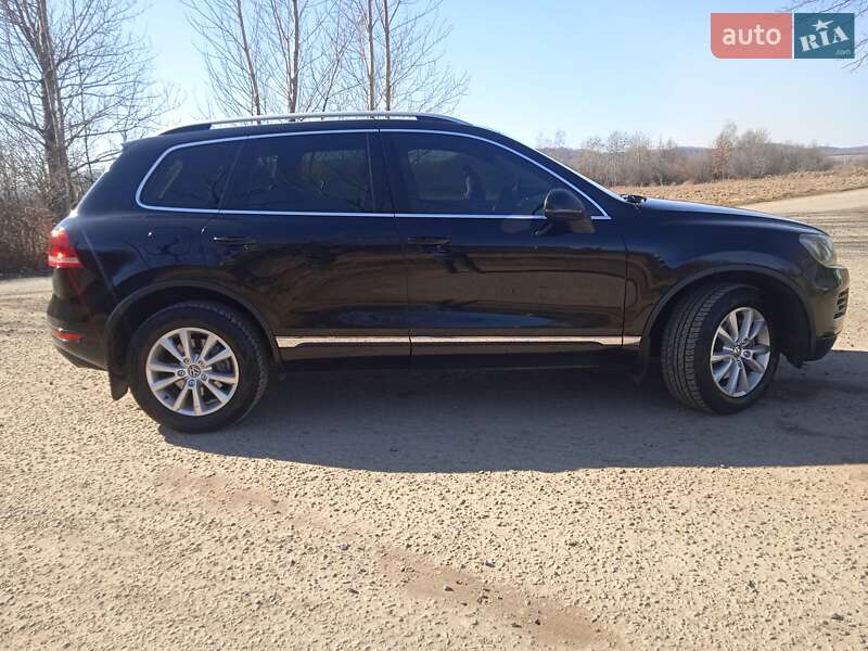 Позашляховик / Кросовер Volkswagen Touareg 2013 в Надвірній