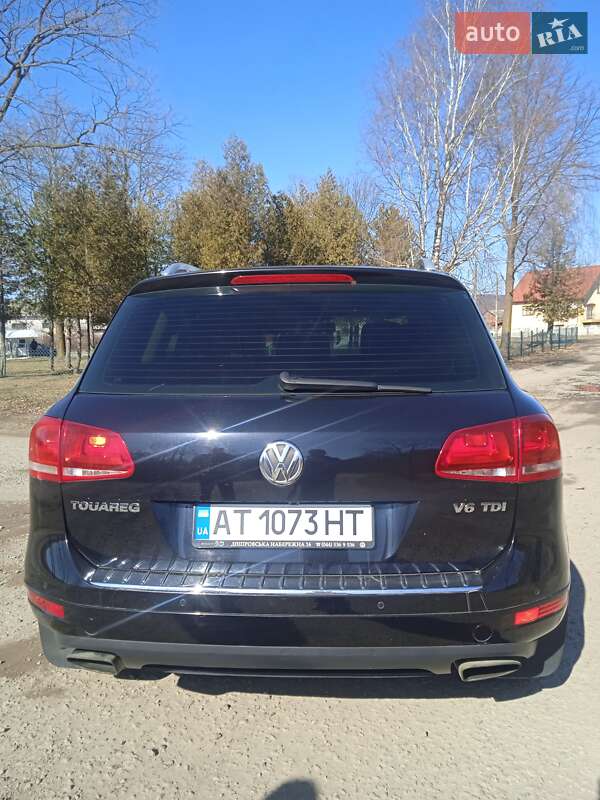 Позашляховик / Кросовер Volkswagen Touareg 2013 в Надвірній