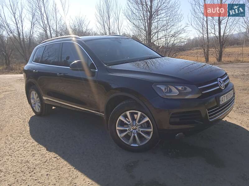 Позашляховик / Кросовер Volkswagen Touareg 2013 в Надвірній