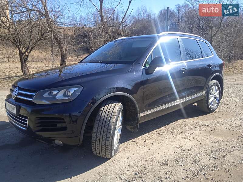 Позашляховик / Кросовер Volkswagen Touareg 2013 в Надвірній