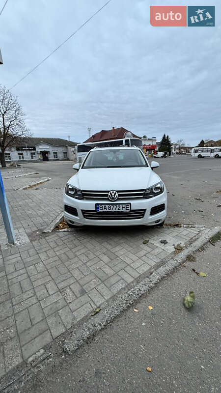 Внедорожник / Кроссовер Volkswagen Touareg 2014 в Знаменке