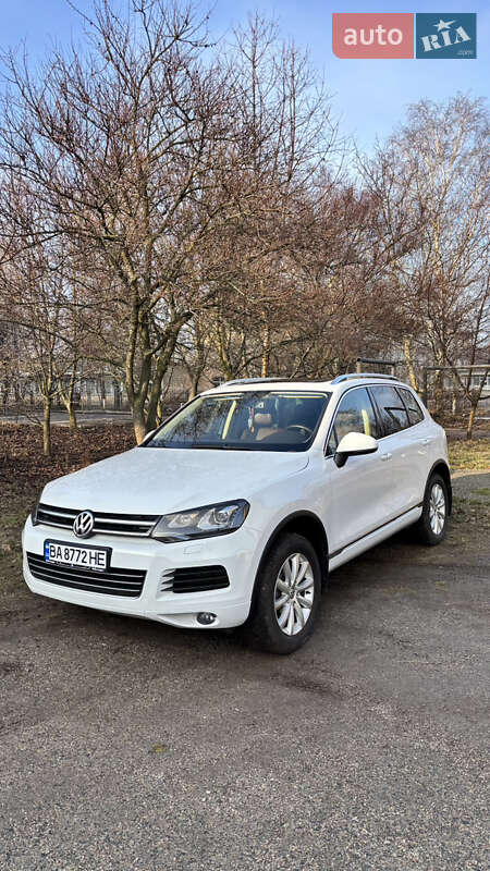 Внедорожник / Кроссовер Volkswagen Touareg 2014 в Знаменке