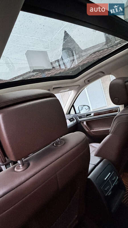 Внедорожник / Кроссовер Volkswagen Touareg 2014 в Знаменке