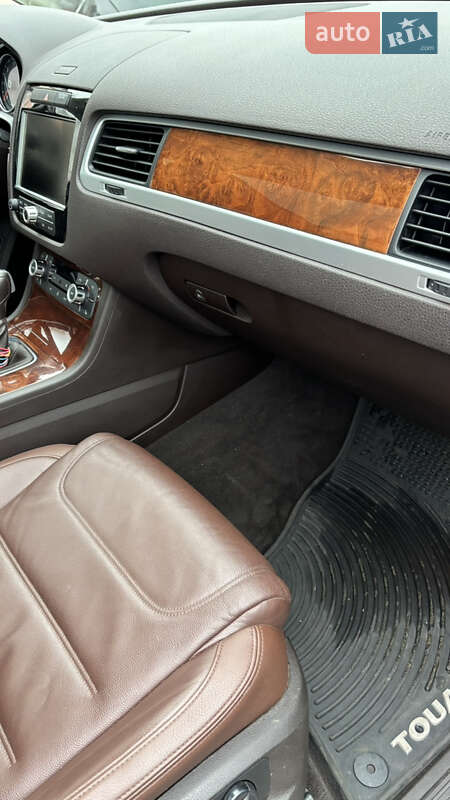 Внедорожник / Кроссовер Volkswagen Touareg 2014 в Знаменке