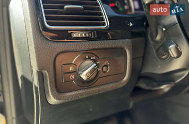 Внедорожник / Кроссовер Volkswagen Touareg 2013 в 