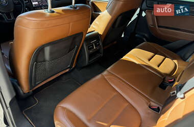 Внедорожник / Кроссовер Volkswagen Touareg 2013 в 