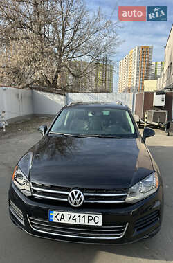 Внедорожник / Кроссовер Volkswagen Touareg 2012 в Киеве