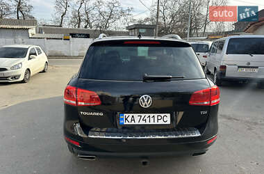 Внедорожник / Кроссовер Volkswagen Touareg 2012 в Киеве