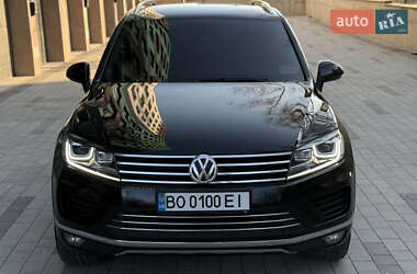 Внедорожник / Кроссовер Volkswagen Touareg 2014 в Тернополе