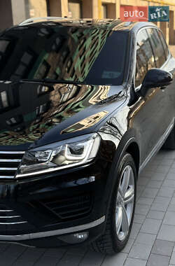 Внедорожник / Кроссовер Volkswagen Touareg 2014 в Тернополе