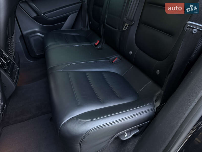 Позашляховик / Кросовер Volkswagen Touareg 2014 в Тернополі