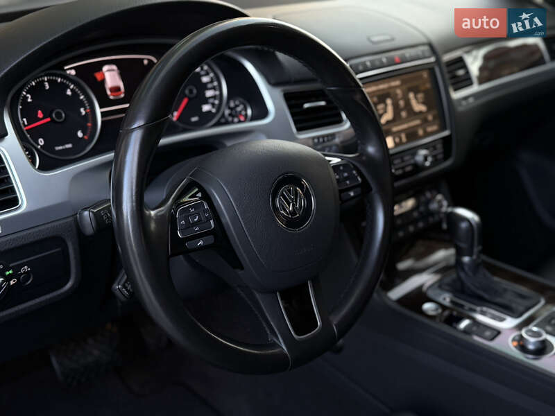 Позашляховик / Кросовер Volkswagen Touareg 2014 в Тернополі