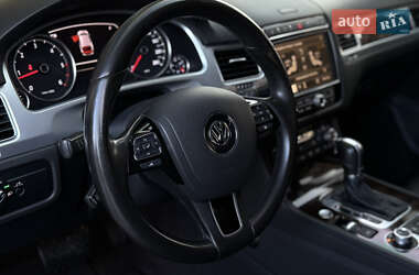 Внедорожник / Кроссовер Volkswagen Touareg 2014 в Тернополе