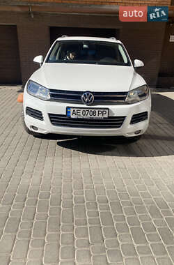 Внедорожник / Кроссовер Volkswagen Touareg 2013 в 