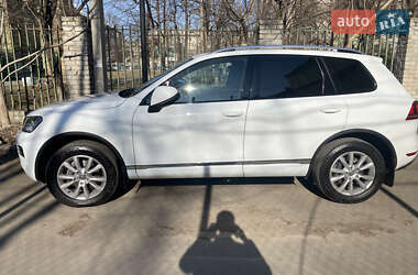 Внедорожник / Кроссовер Volkswagen Touareg 2013 в 