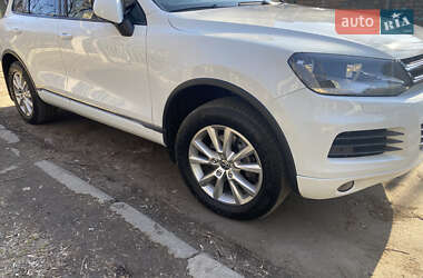 Внедорожник / Кроссовер Volkswagen Touareg 2013 в 