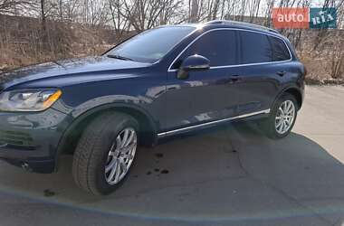 Позашляховик / Кросовер Volkswagen Touareg 2013 в 