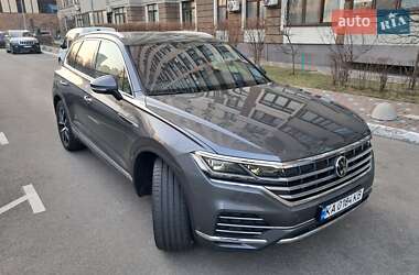 Внедорожник / Кроссовер Volkswagen Touareg 2022 в Киеве