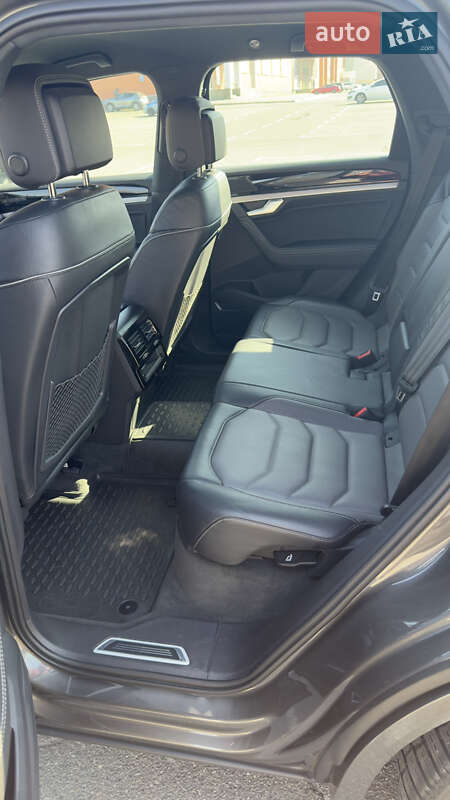 Позашляховик / Кросовер Volkswagen Touareg 2020 в Броварах