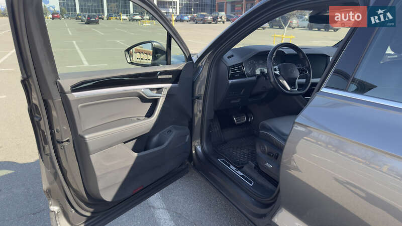 Позашляховик / Кросовер Volkswagen Touareg 2020 в Броварах