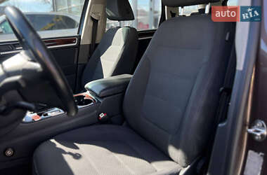 Внедорожник / Кроссовер Volkswagen Touareg 2013 в 