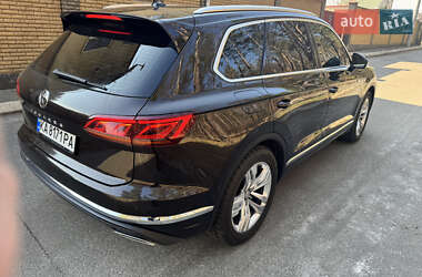 Позашляховик / Кросовер Volkswagen Touareg 2018 в 