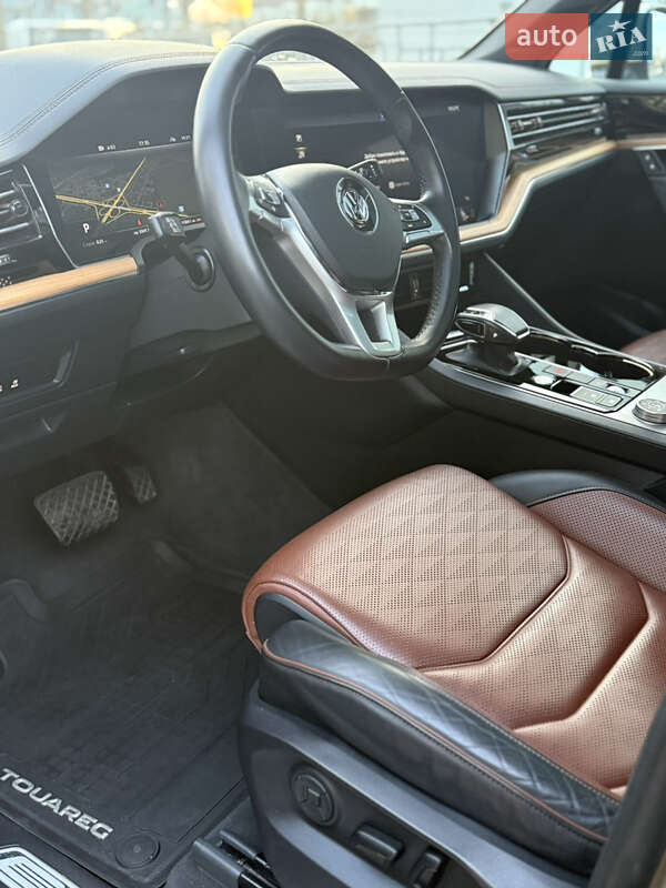 Внедорожник / Кроссовер Volkswagen Touareg 2018 в Киеве