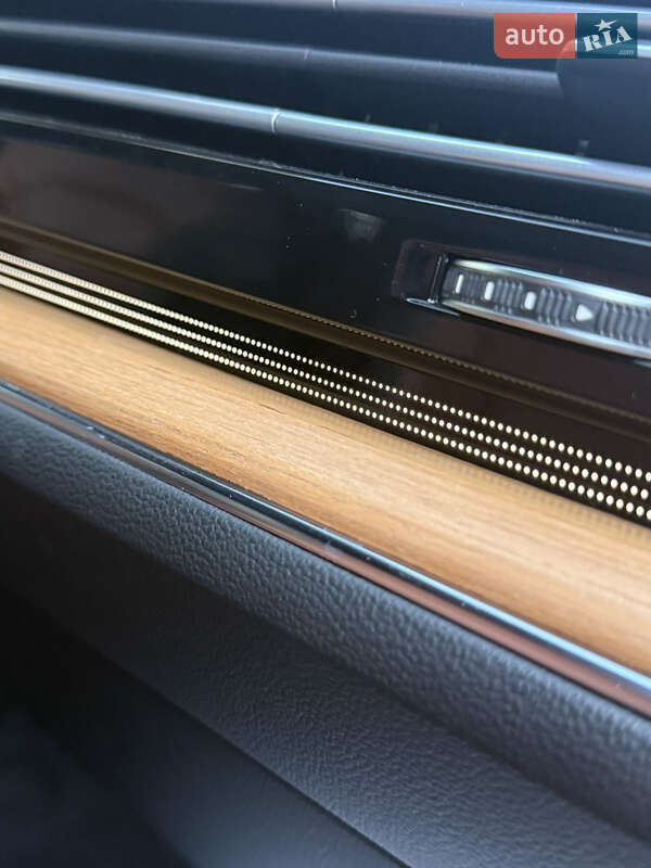 Внедорожник / Кроссовер Volkswagen Touareg 2018 в Киеве