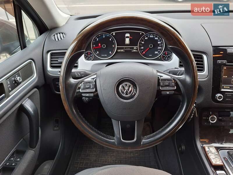 Внедорожник / Кроссовер Volkswagen Touareg 2012 в Одессе