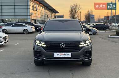 Позашляховик / Кросовер Volkswagen Touareg 2020 в Києві