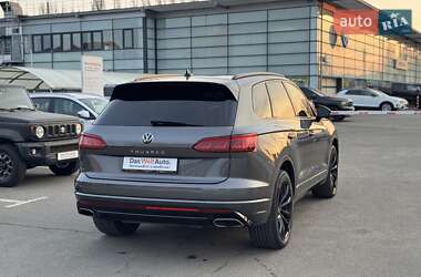 Позашляховик / Кросовер Volkswagen Touareg 2020 в Києві