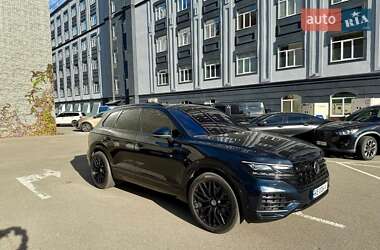 Позашляховик / Кросовер Volkswagen Touareg 2020 в Києві