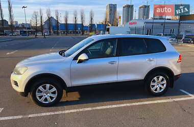 Внедорожник / Кроссовер Volkswagen Touareg 2011 в 