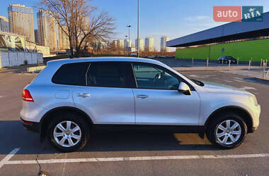 Внедорожник / Кроссовер Volkswagen Touareg 2011 в 