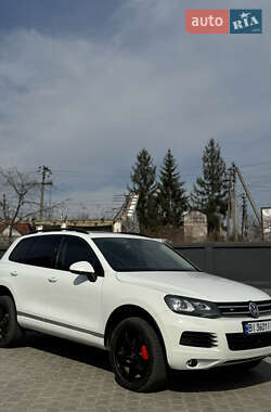 Внедорожник / Кроссовер Volkswagen Touareg 2014 в Черновцах