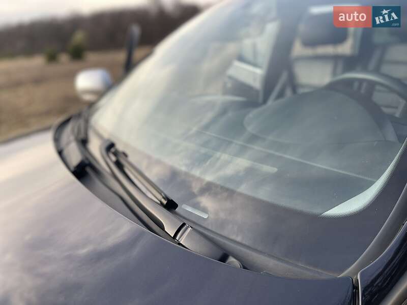 Внедорожник / Кроссовер Volkswagen Touareg 2006 в Новояворовске