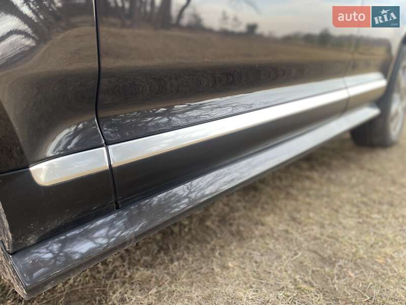 Внедорожник / Кроссовер Volkswagen Touareg 2006 в Новояворовске